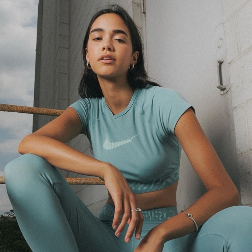 Nike Women's Teal Crop Short-Sleeve Performance Top